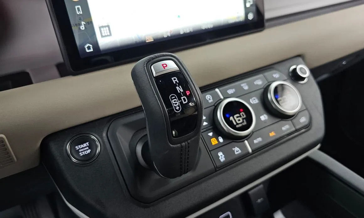 Land Rover Defender 2023 из KR, фото 8