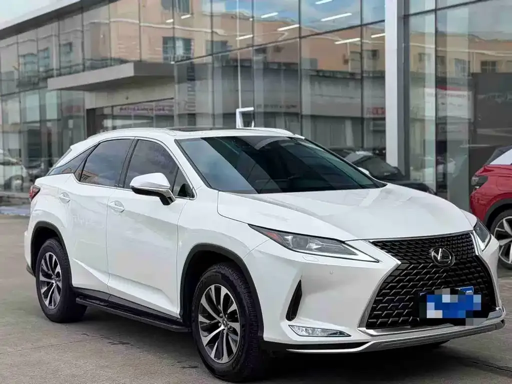 Lexus RX — фото 1