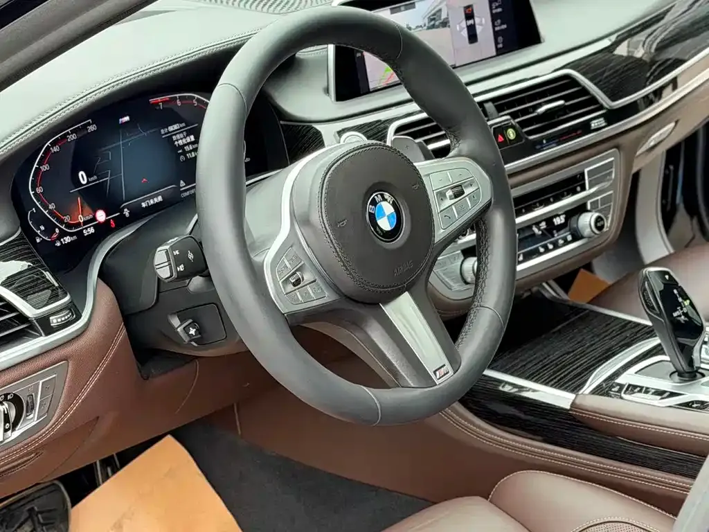 BMW 7 Series — фото 2