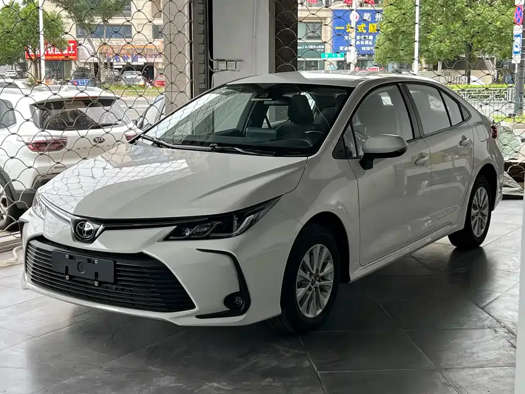 Toyota Corolla — фото 1