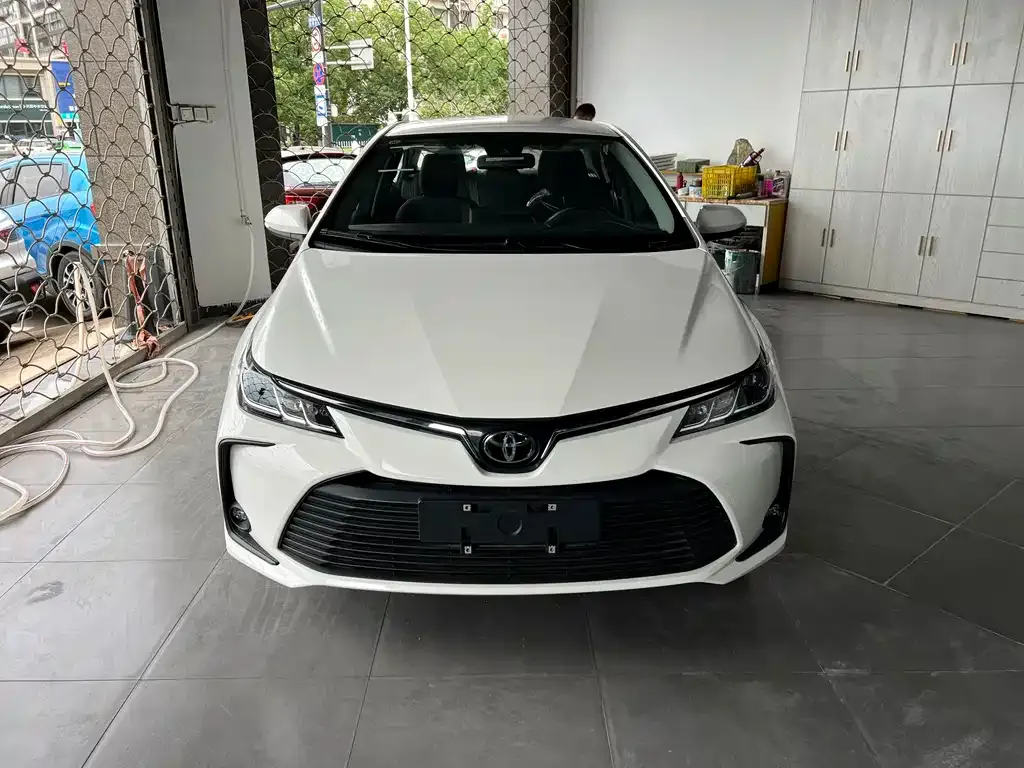 Toyota Corolla — фото 2