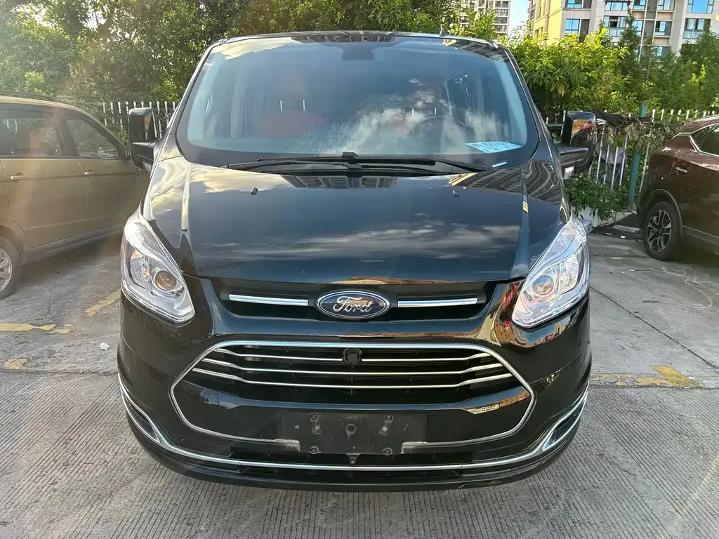 Ford Tourneo — фото 6