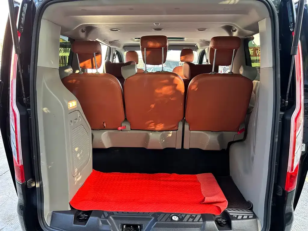 Ford Tourneo — фото 4