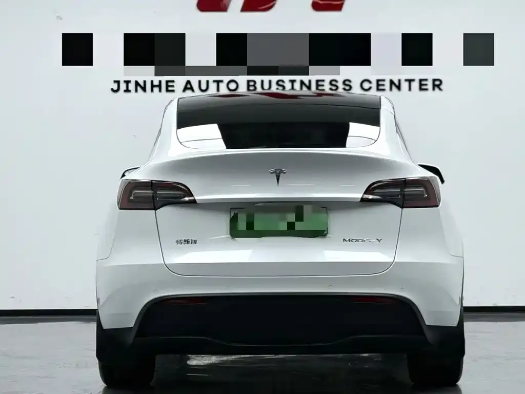 Tesla Model Y — фото 4