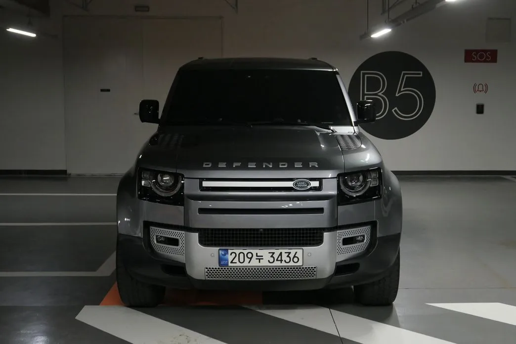 Land Rover Defender — фото 1