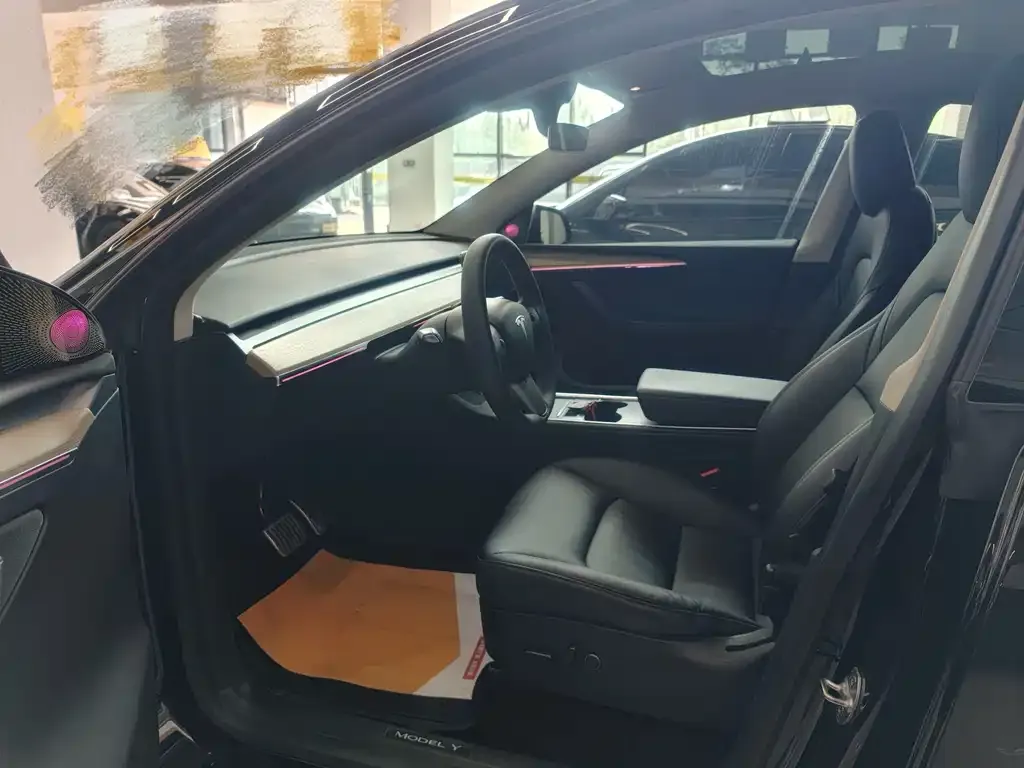 Tesla Model Y — фото 4