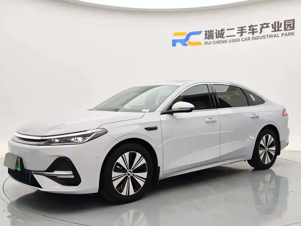 Geely 银河A7 EM — фото 1