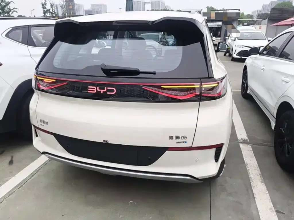 BYD Hiace 05 EV — фото 3