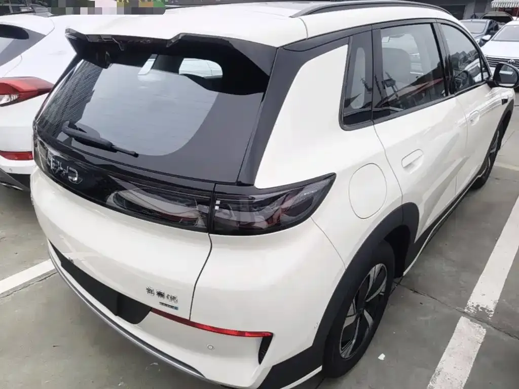 BYD Hiace 05 EV — фото 10