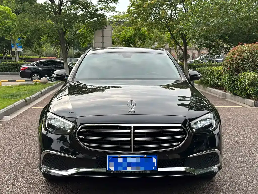 Mercedes-Benz E-Class — фото 10