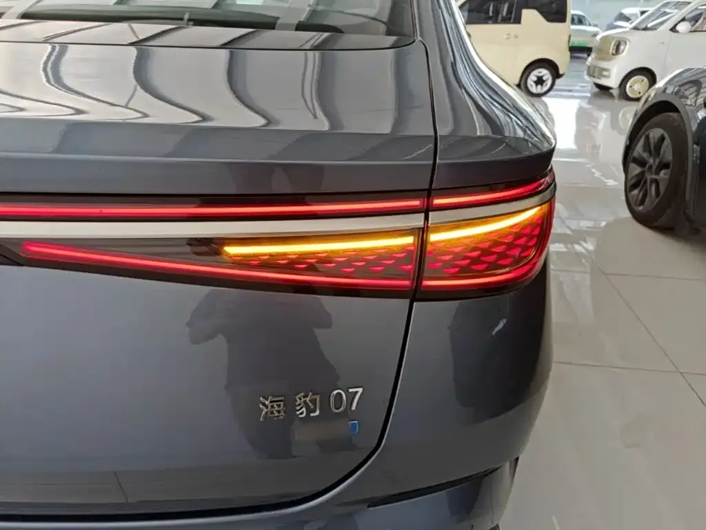 BYD Seal 07 DM-i — фото 2