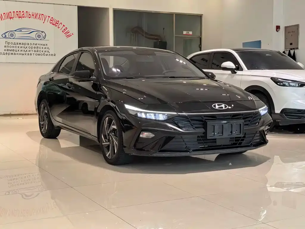 Hyundai Elantra — фото 3