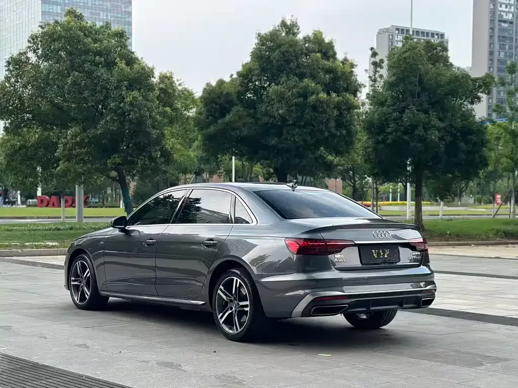 Audi A4L — фото 9