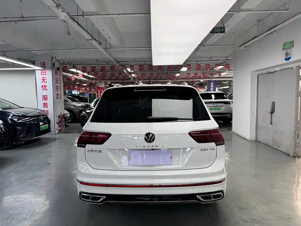 Volkswagen Tiguan L — фото 10