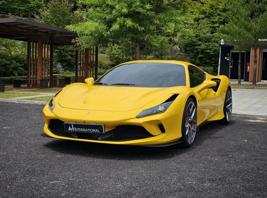 Ferrari F8