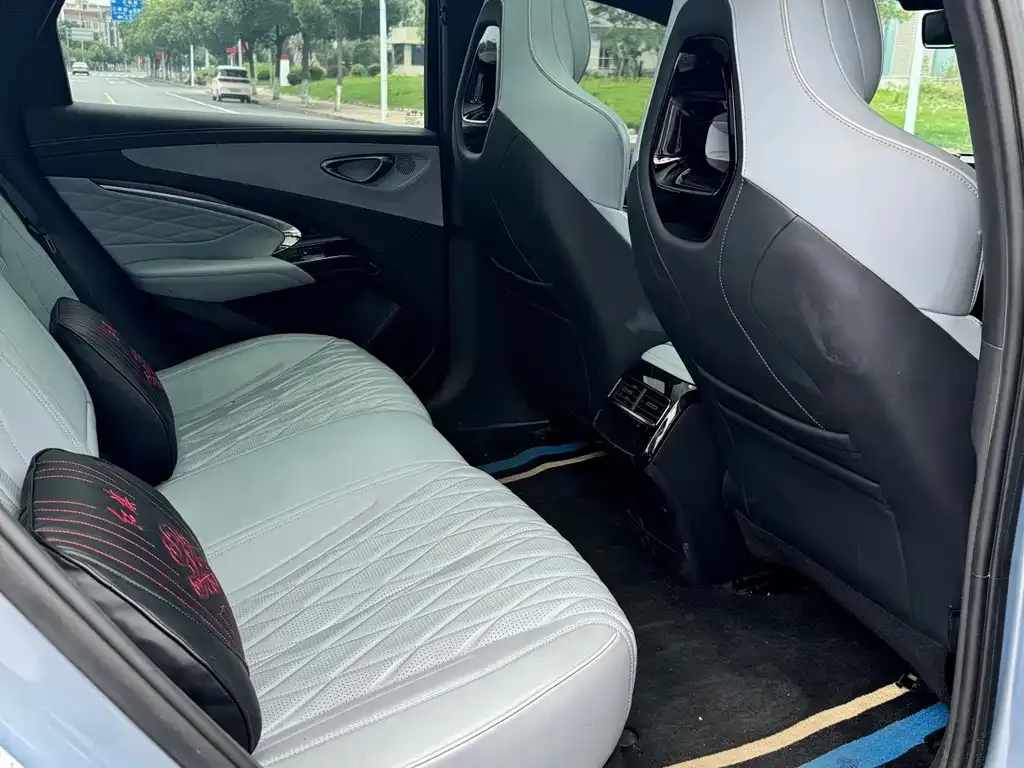 BYD Seal — фото 2