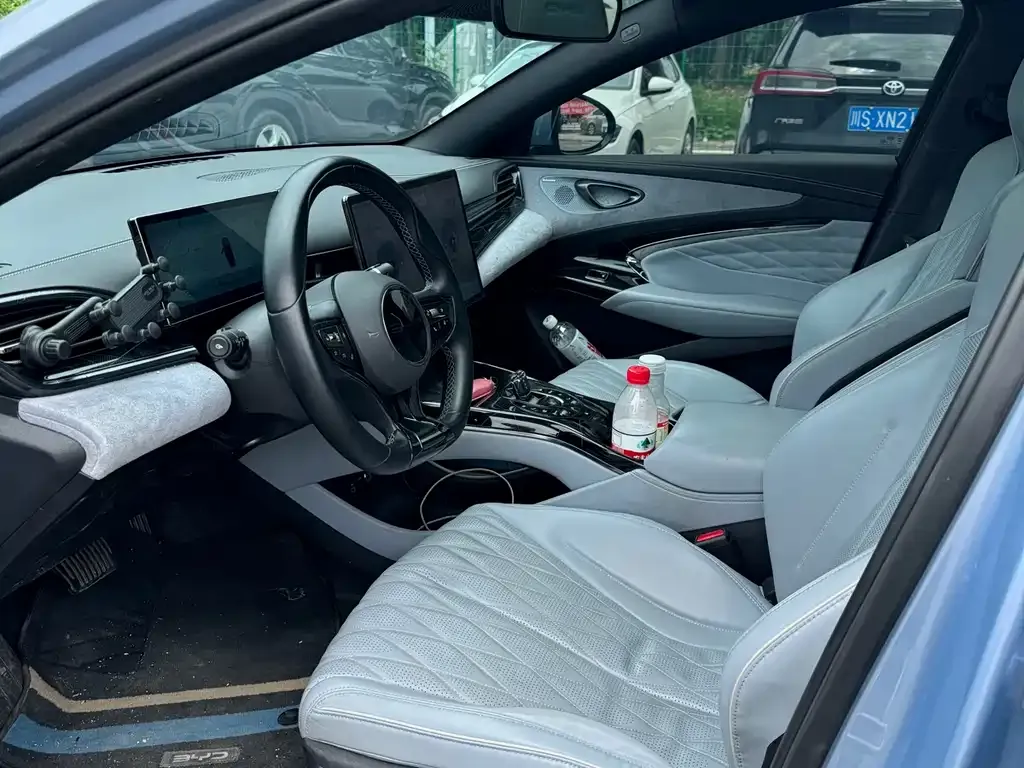 BYD Seal — фото 3