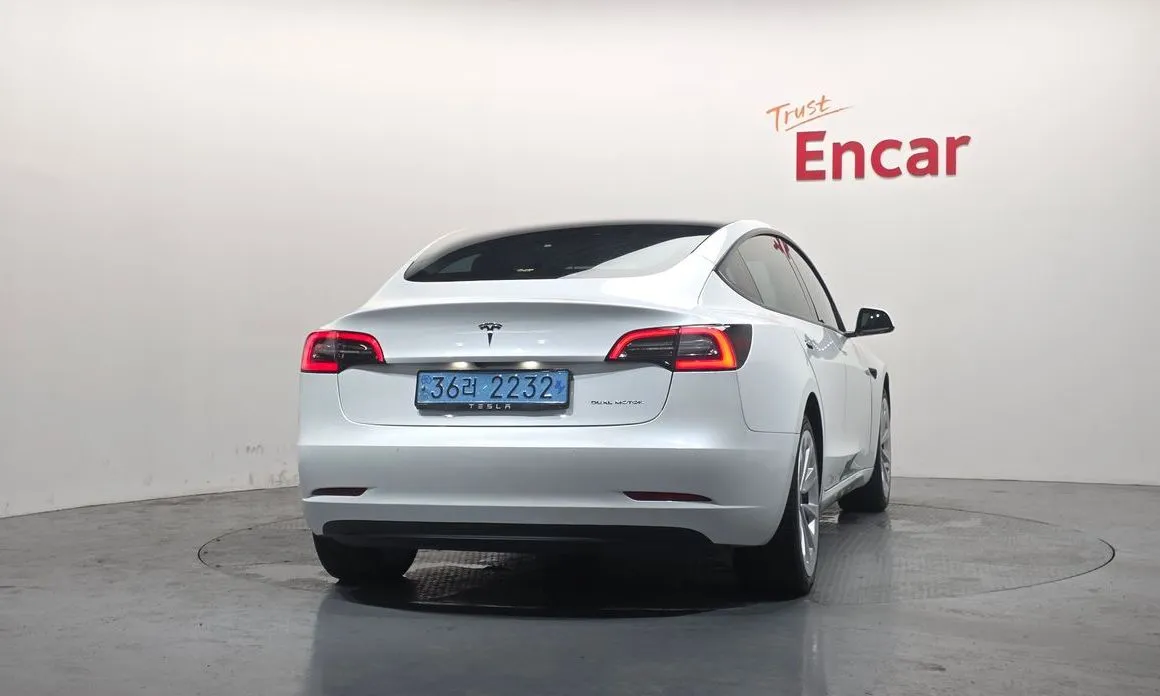 Tesla Model 3 — фото 4