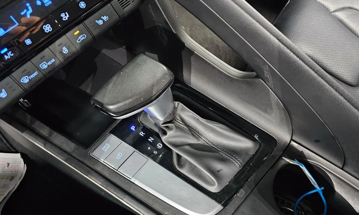 Hyundai AVANTE — фото 8