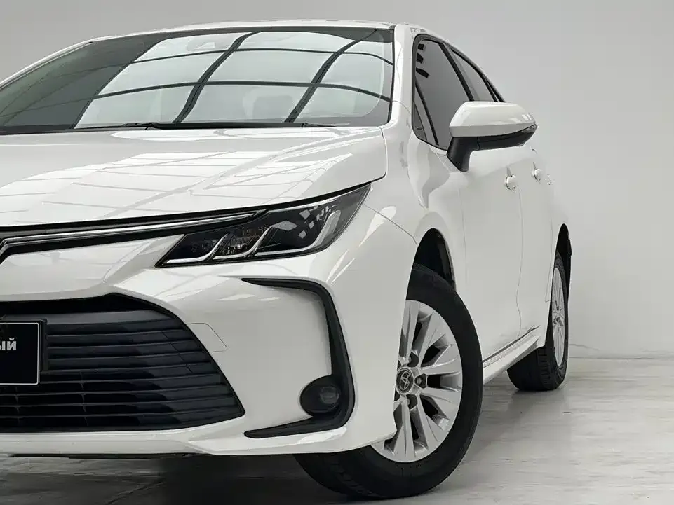 Toyota Corolla — фото 4