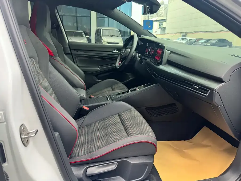 Volkswagen Golf GTI — фото 4