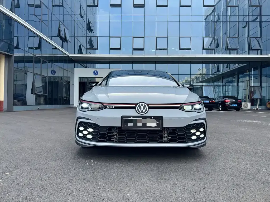 Volkswagen Golf GTI — фото 8