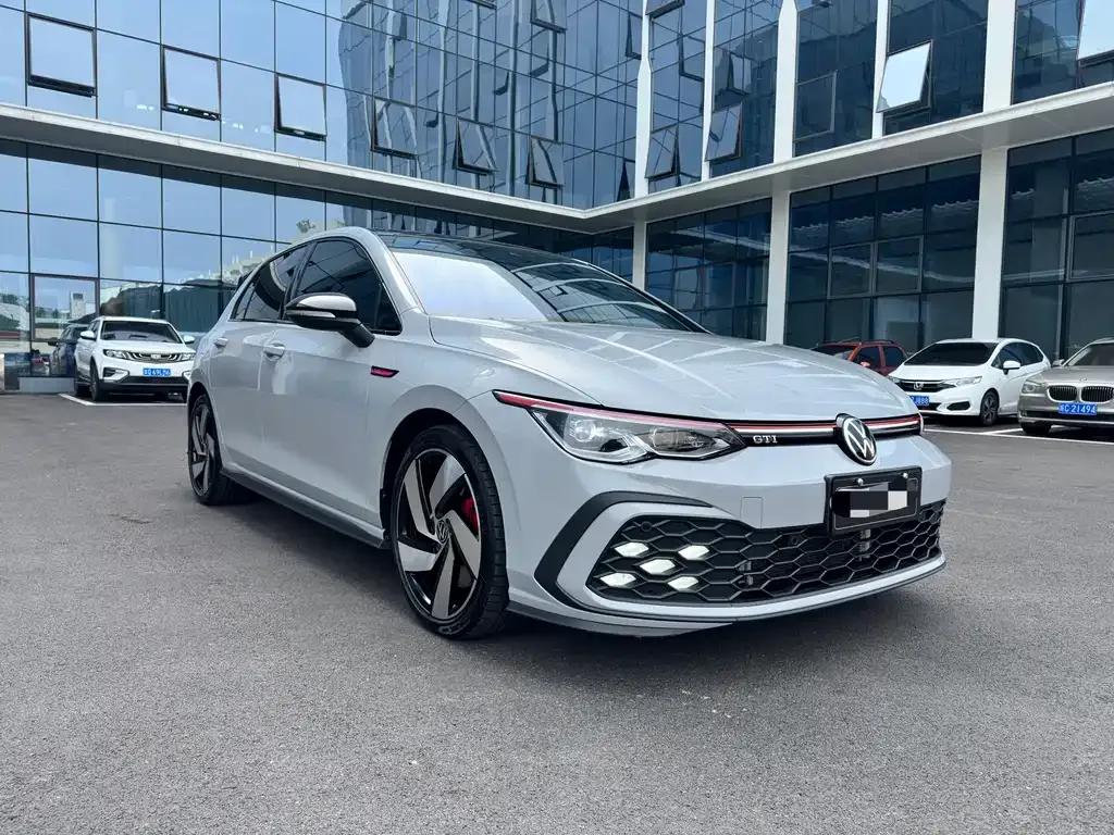 Volkswagen Golf GTI — фото 6