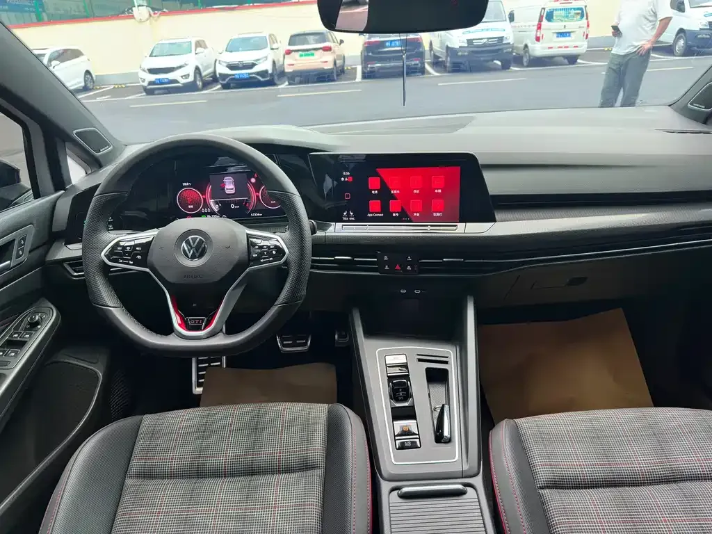 Volkswagen Golf GTI — фото 10