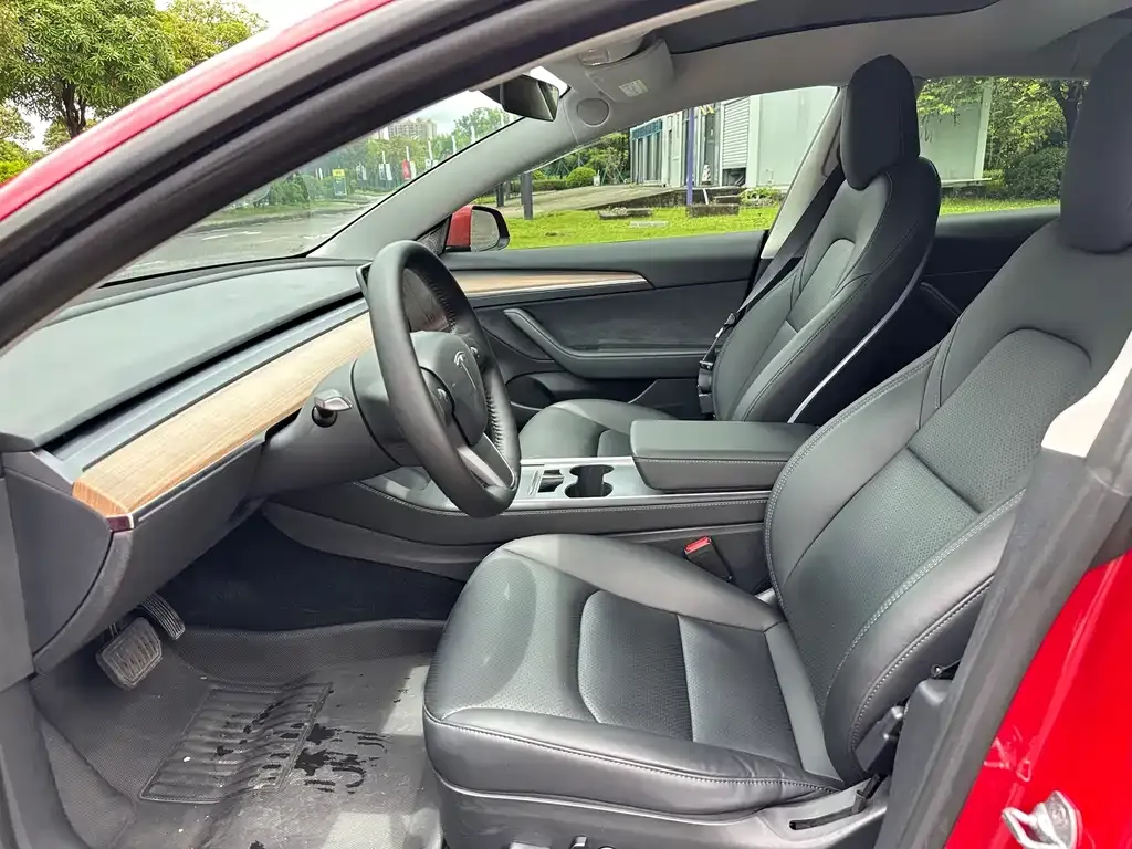 Tesla Model 3 — фото 10