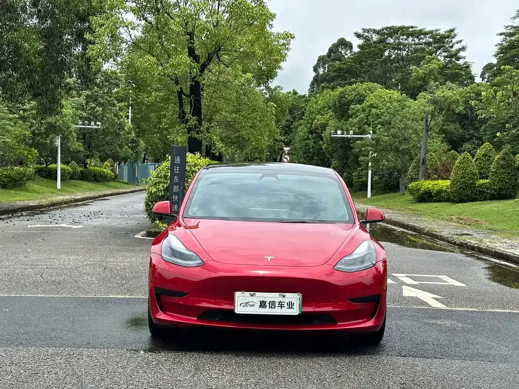 Tesla Model 3 — фото 8