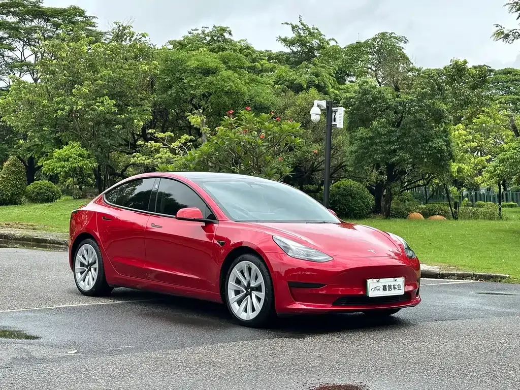 Tesla Model 3 — фото 7