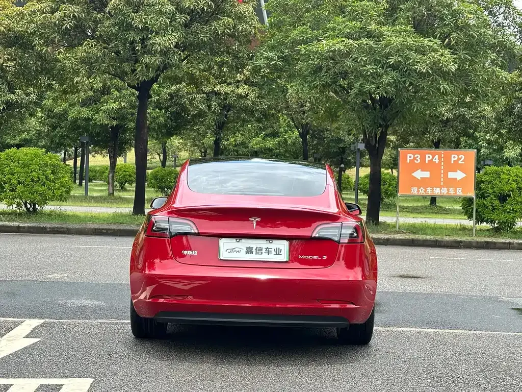 Tesla Model 3 — фото 4