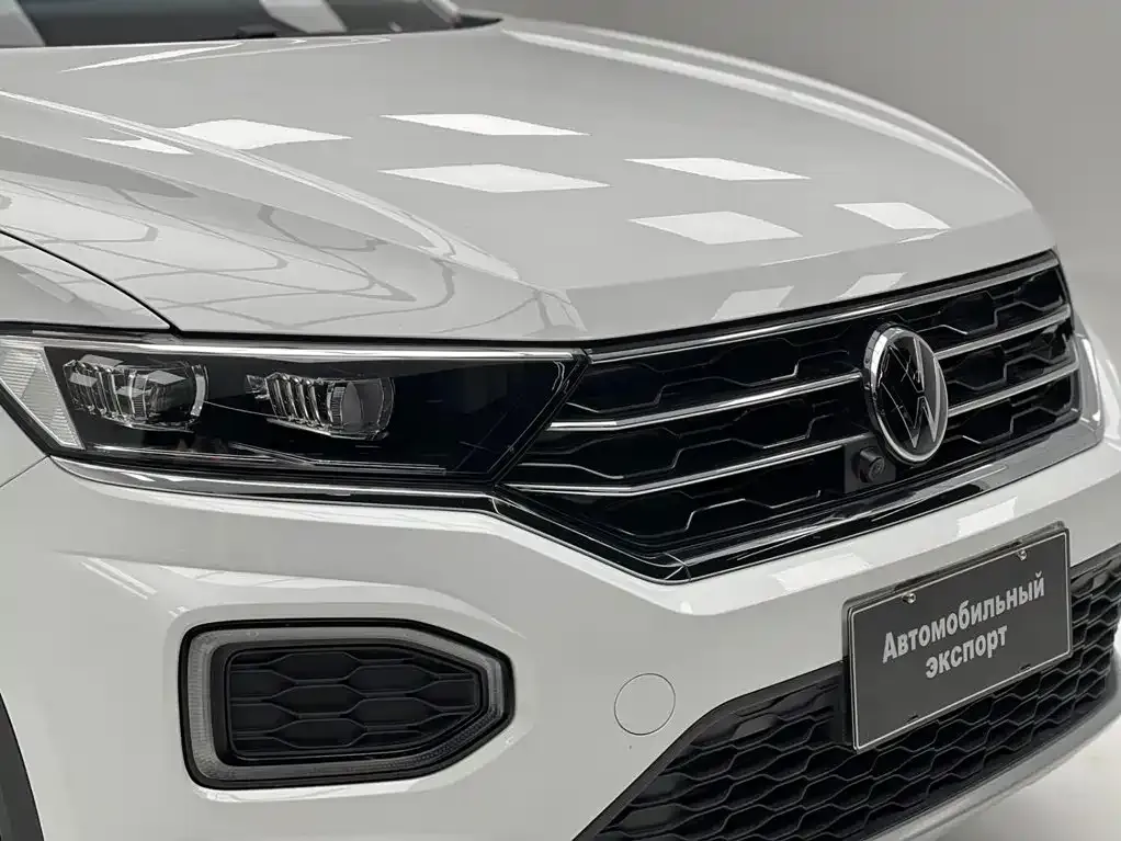 Volkswagen T-Roc — фото 6