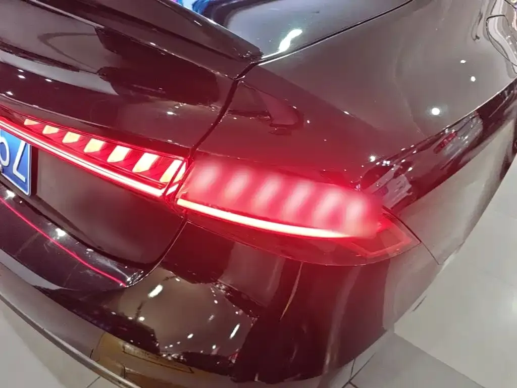 Audi A7L — фото 7