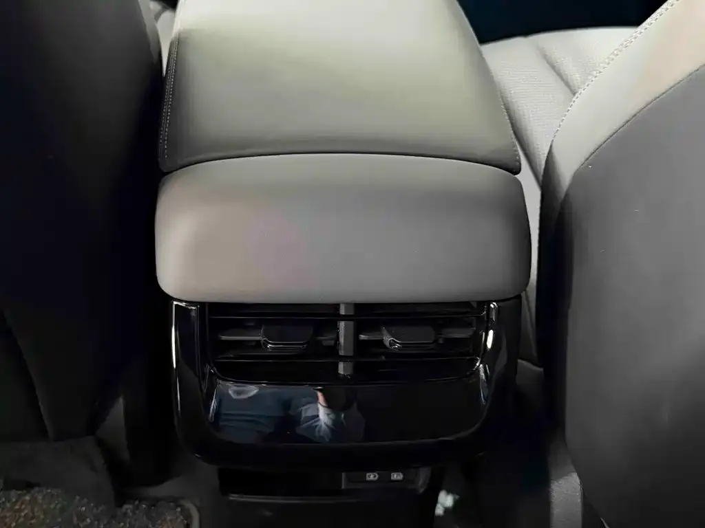 BYD Seal 07 DM-i — фото 10