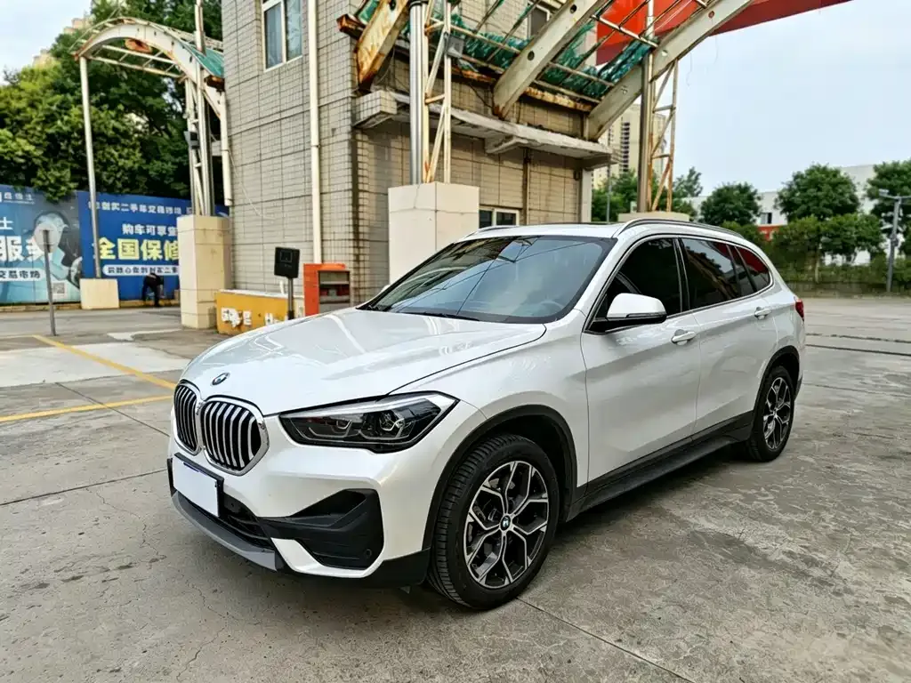 BMW X1 — фото 1
