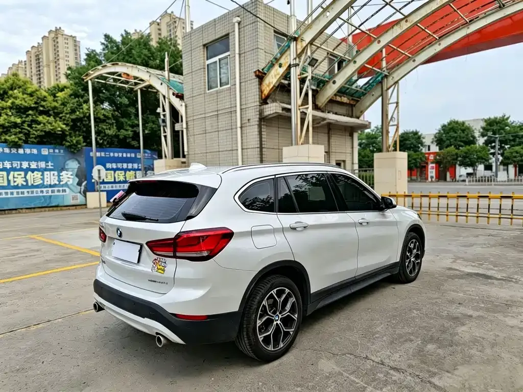 BMW X1 — фото 10