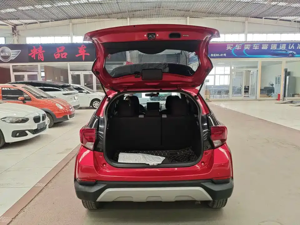 Toyota Yaris L — фото 3