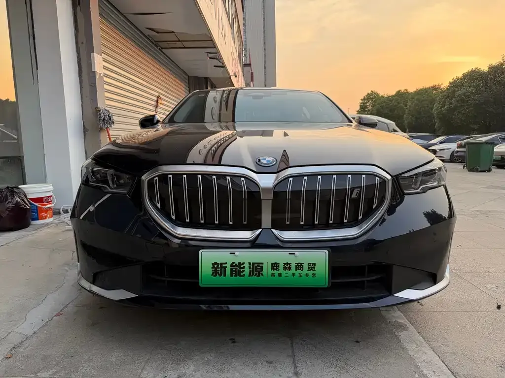 BMW i5 2025 из CN, фото 4