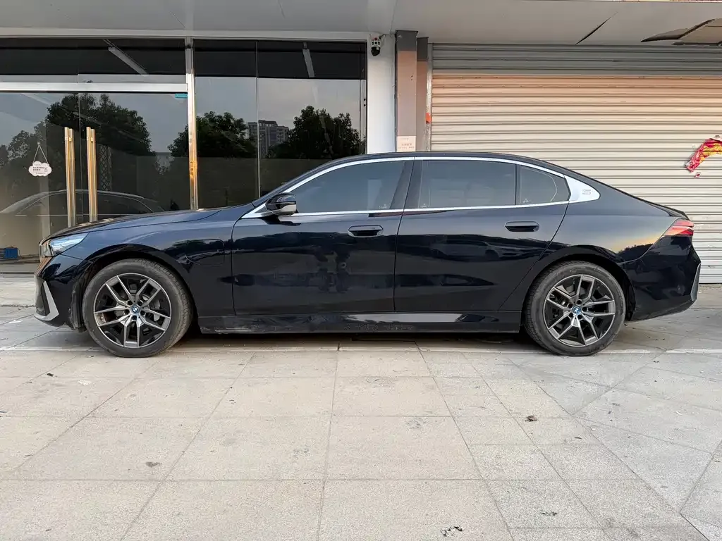 BMW i5 2025 из CN, фото 6