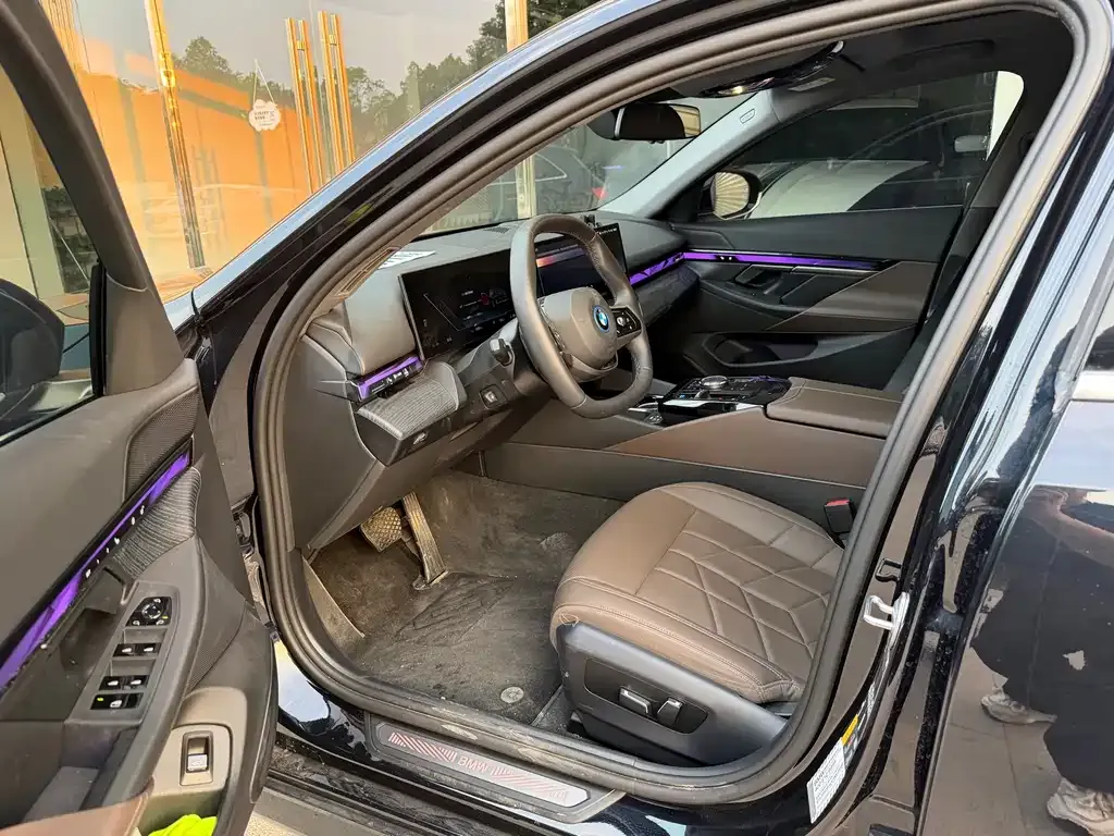 BMW i5 2025 из CN, фото 3