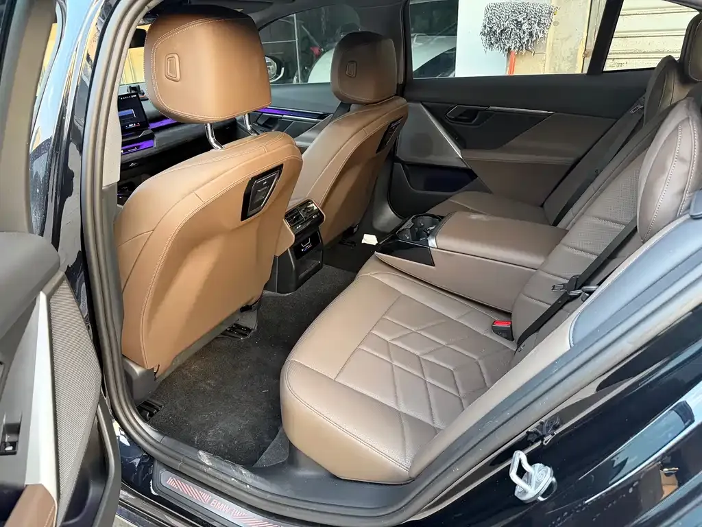 BMW i5 2025 из CN, фото 8