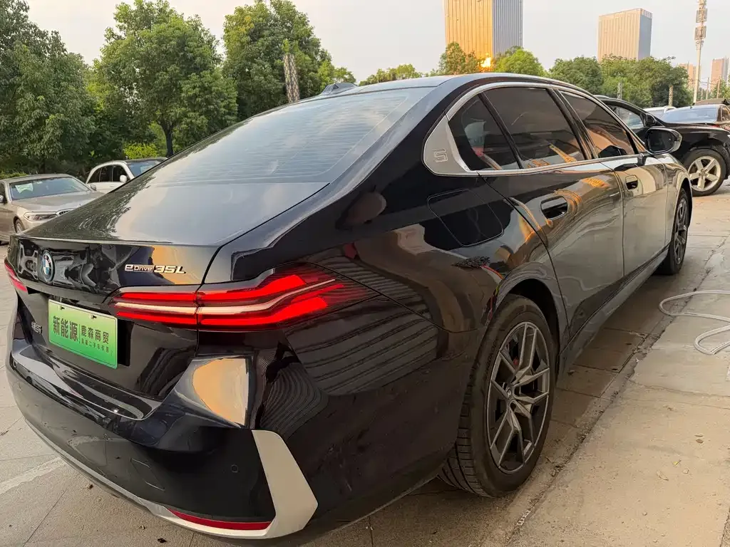 BMW i5 2025 из CN, фото 9