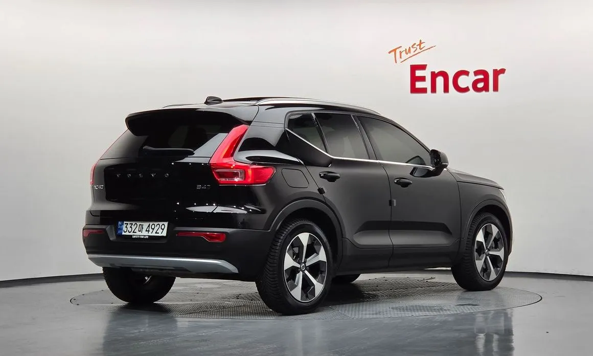 Volvo XC40 — фото 5
