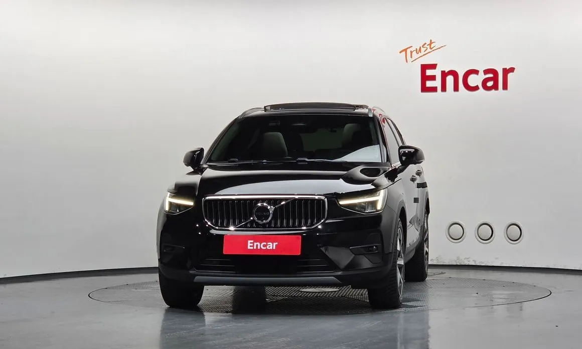 Volvo XC40 — фото 3