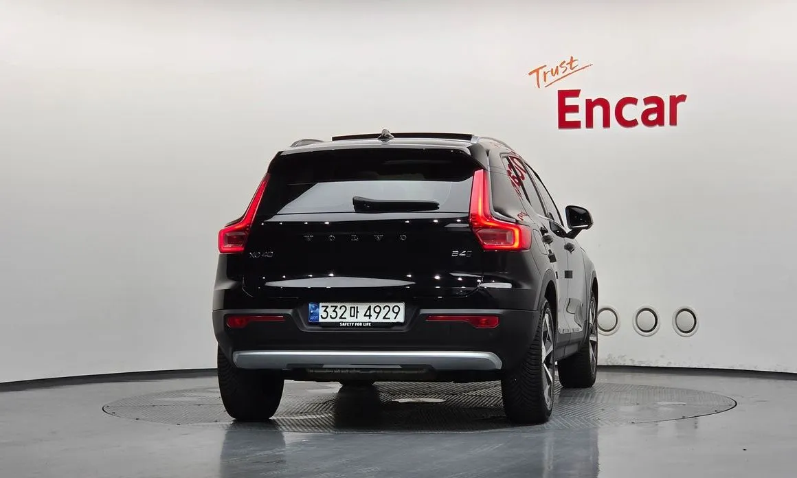 Volvo XC40 — фото 2