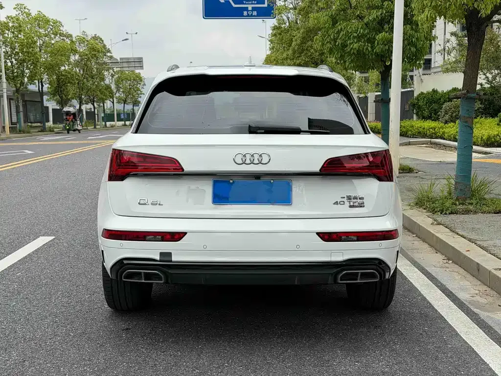 Audi Q5L — фото 7