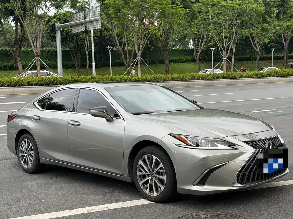 Lexus ES — фото 5