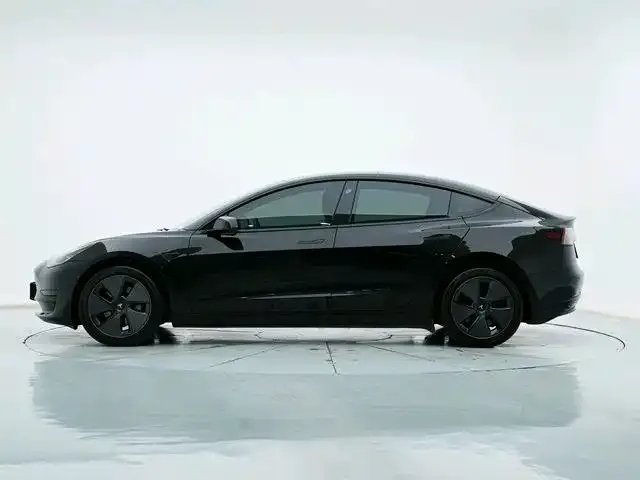 Tesla Model 3 — фото 6