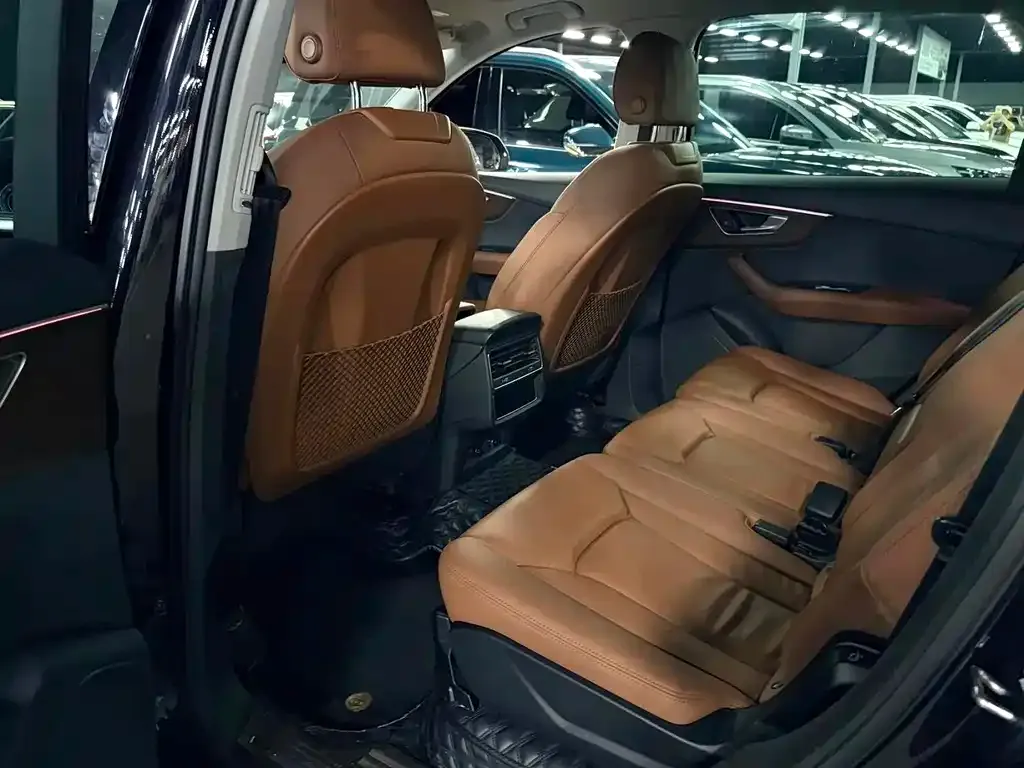 Audi Q7 2021 из CN, фото 2